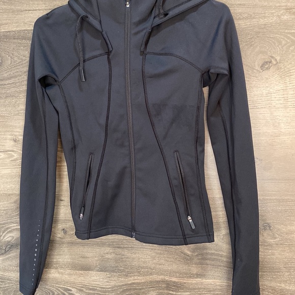 Lululemon jacket - Picture 5 of 7